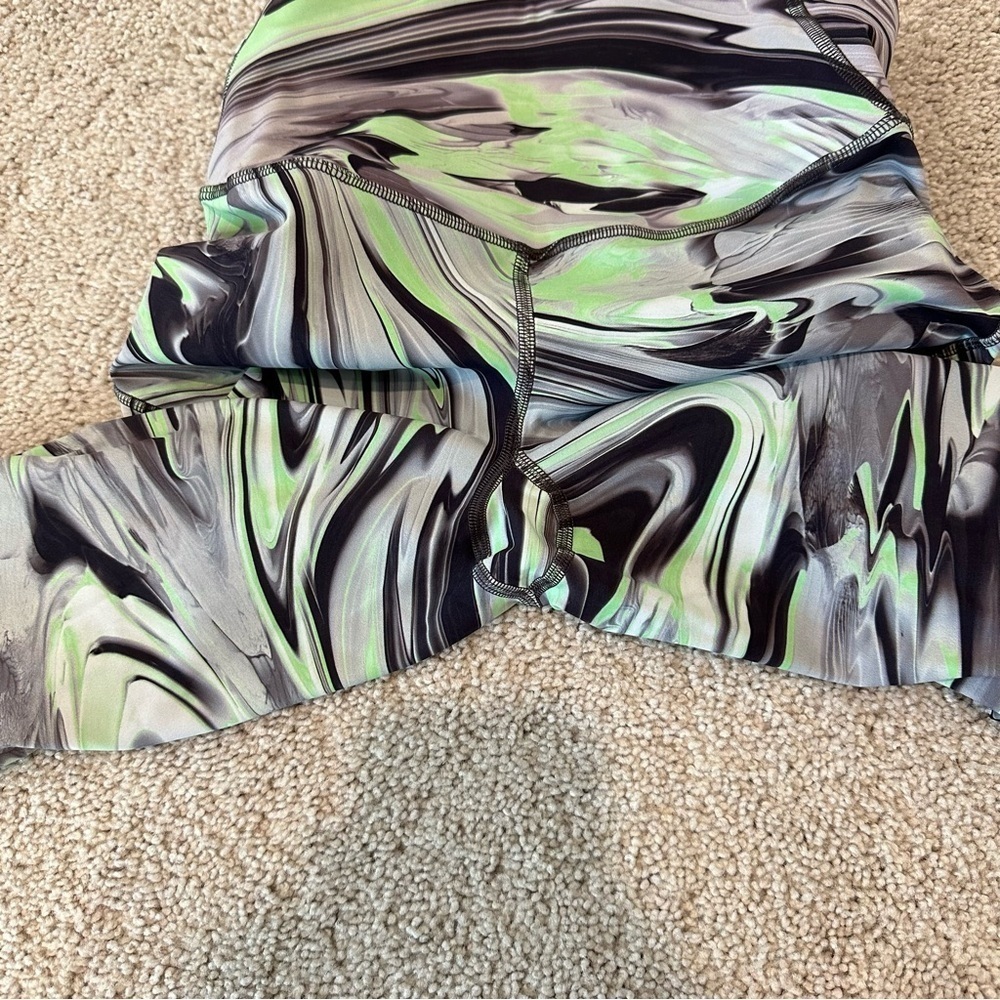 Lululemon Base Pace High-Rise Running Tight 25” - Picture 11 of 12